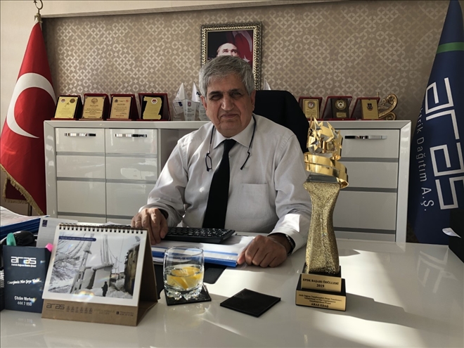 Aras EDAŞ Genel Müdürü Akbaş´a Bakanlık başarı ödülü verildi