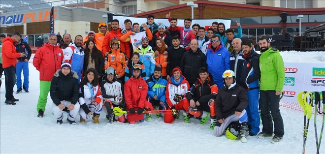  Alp Disiplini yarışlarına Erzurumlu kayakçılar damga vurdu