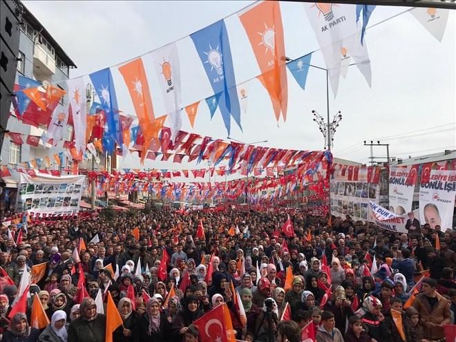 Horasan´da binlerce vatandaş AK Parti mitingine katıldı