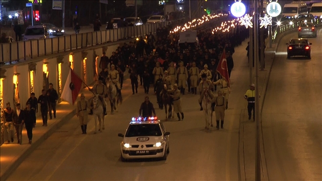 Polislerden Türk Polis Teşkilatı´nın yıl dönümüne özel meşaleli ve atlı yürüyüş