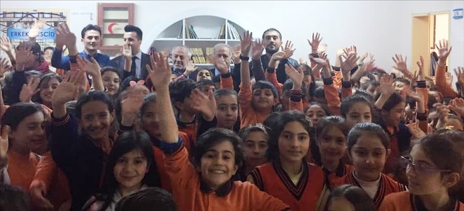 TYB Erzurum şubesi okullara kütüphane-kitaplık kurmaya devam ediyor