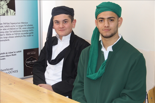 Lise öğrencilerinden ?İslam Alimleri ve Edebiyatçıları Aramızda? etkinliği