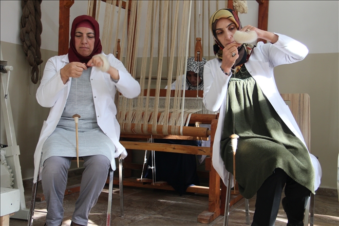 Ehram´ın şehir tartışmaları devam ederken Erzurumlu hanımlar ehrama modern dokunuşlarla bir geleneği sürdürüyor