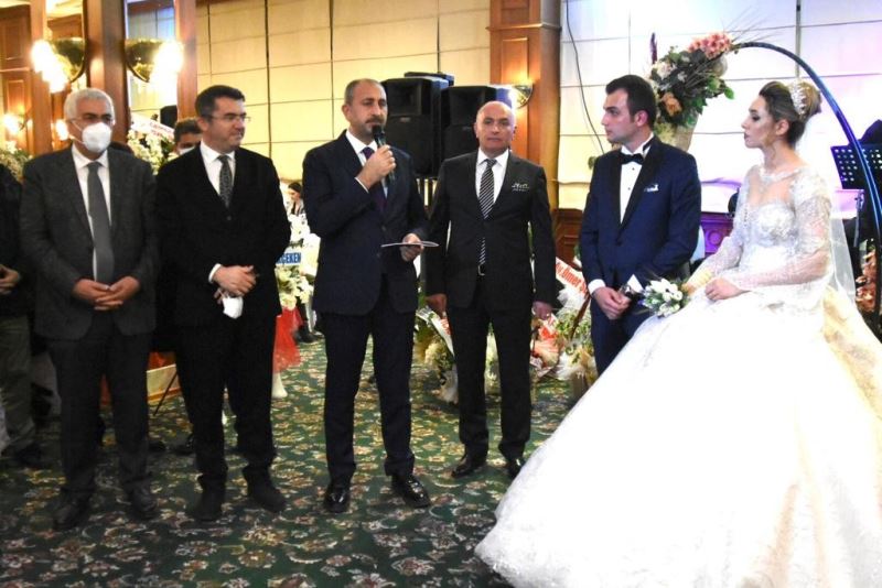 Adalet Bakanı Gül, ETSO Meclis Başkanı Özakalın ailesinin nikah şahidi oldu
