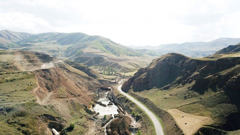Narman Şehitler Barajı’nda çalışmalar aralıksız devam ediyor
