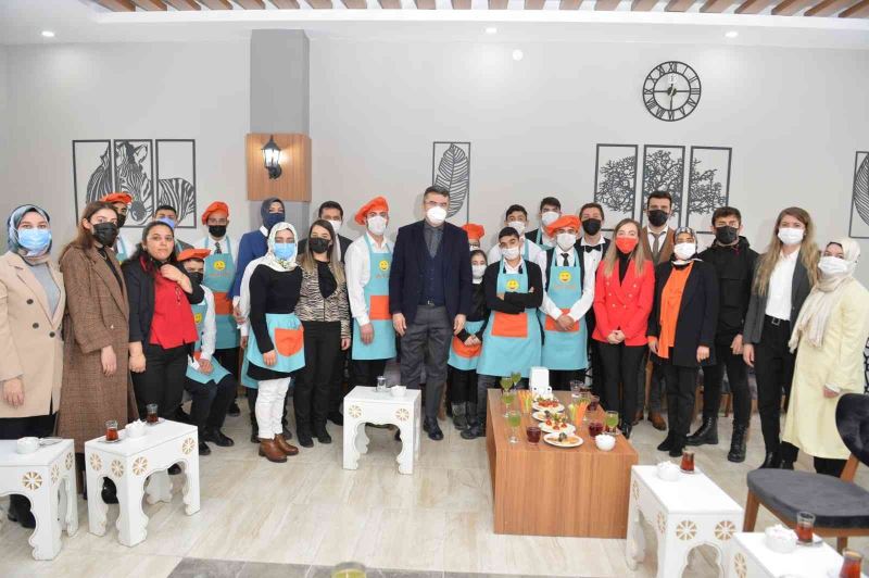 Erzurum’da ‘üreten özel çocuklar mutlu kafe’ açıldı
