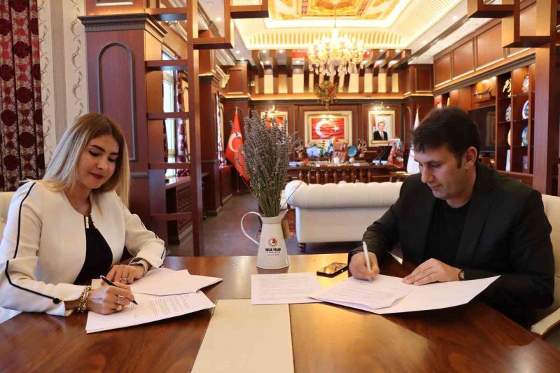 Çat Belediyesi ve Erzurum Kadın Kooperatifi işbirliğinde lavanta üretimi protokolü
