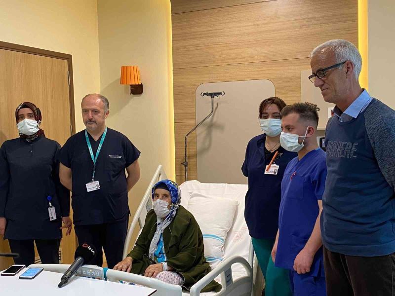 Erzurum Şehir Hastanesinde bir ilk, 5 santimlik kesiyle kalp ameliyatı yaptı
