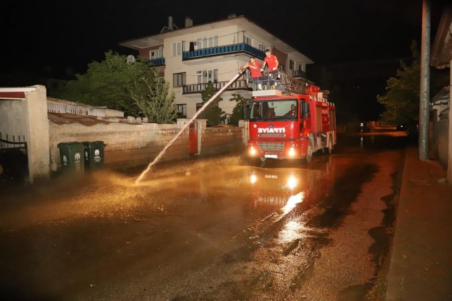 Erzincan’da yaşanan sel felaketinin ardından başlayan temizlik çalışmaları sürüyor