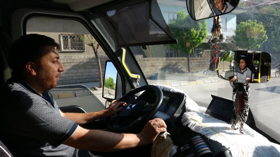 Halk otobüsü şoförü bayılan kadın yolcuyu hastaneye ulaştırdı