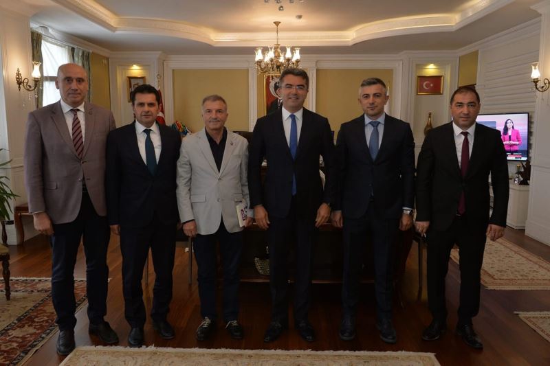 Vali Okay Memiş, Okul Sporları Federasyonu Başkanı Doç. Dr. Ömür Fatih Karakullukçu’yu kabul etti