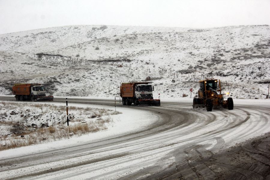  Erzincan’ın yüksek kesimlerinde kar yağışı