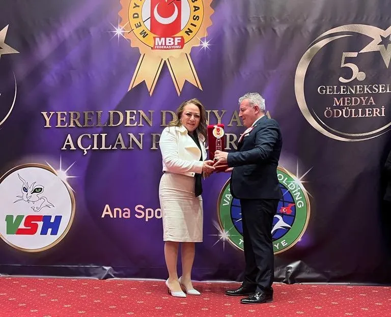 Medya Basın’dan Prof. Dr. Karabulut’a ödül