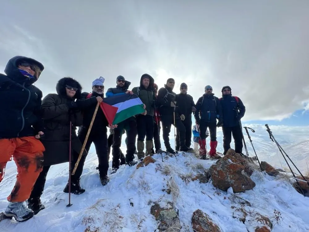 Pamuk Dağı’nda Filistin bayrağı açtılar