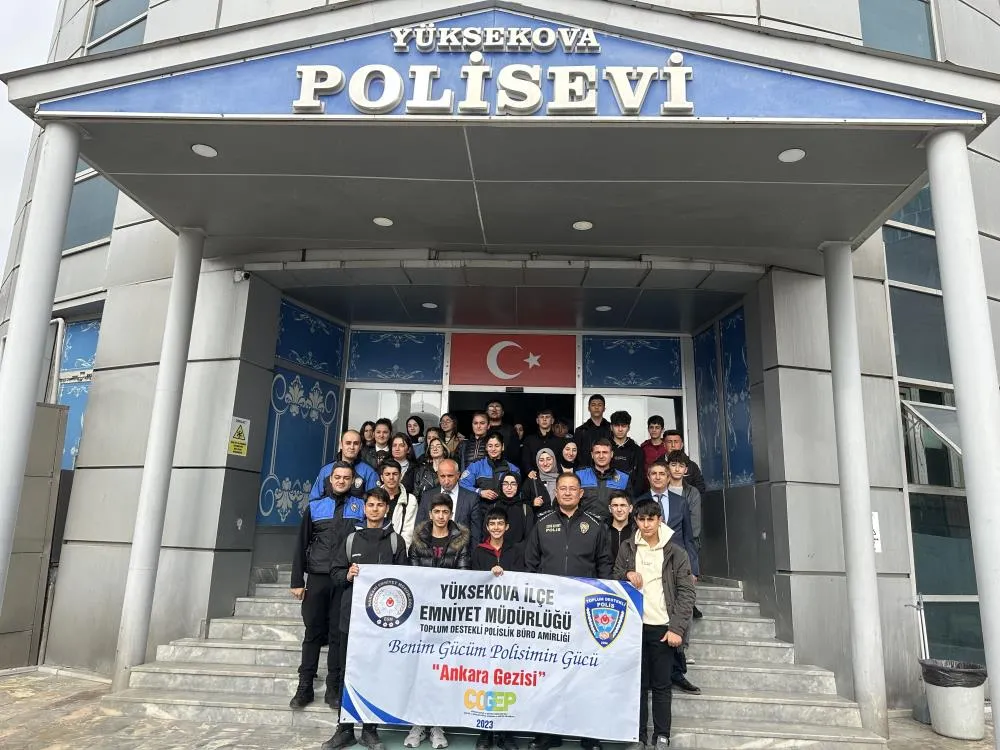 Yüksekovalı 40 öğrenci Ankara gezisinde 