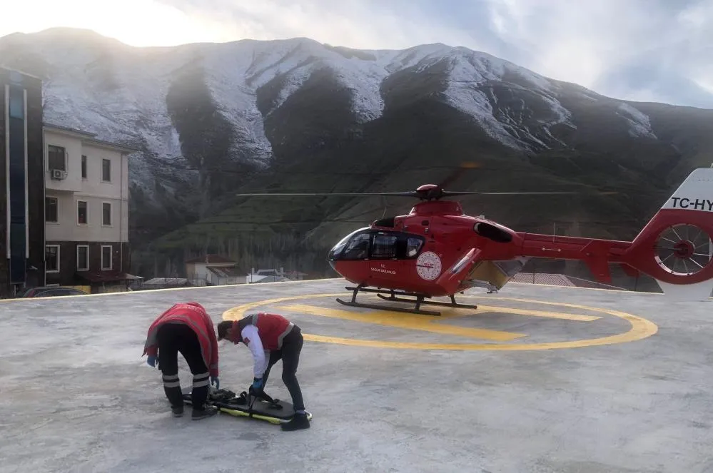 164 hasta ambulans helikopterle taşındı