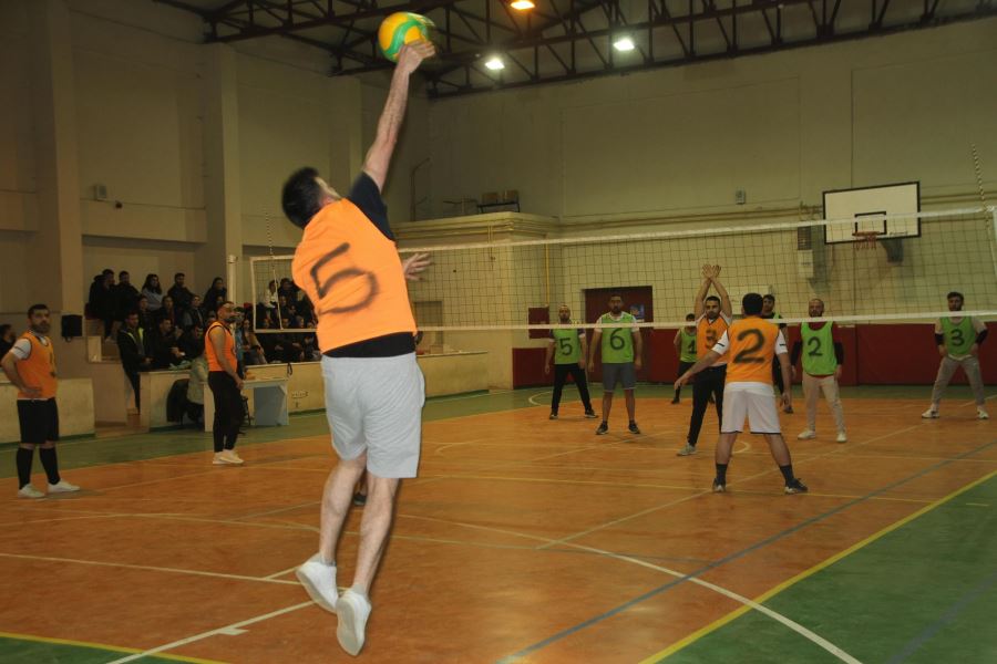 Malazgirt’te depremzedeler yararına voleybol turnuvası