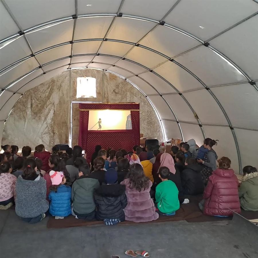   Deprem bölgesinde çocuklar için hayal çadırları kuruldu