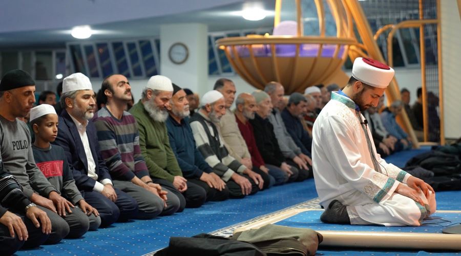  Erzincan’da Ramazan ayında camiler dolup taşıyor