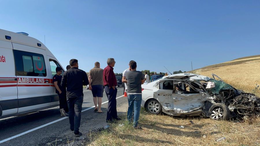 Elazığ’da otomobil ile cip kafa kafaya çarpıştı: 1 ölü, 5 yaralı