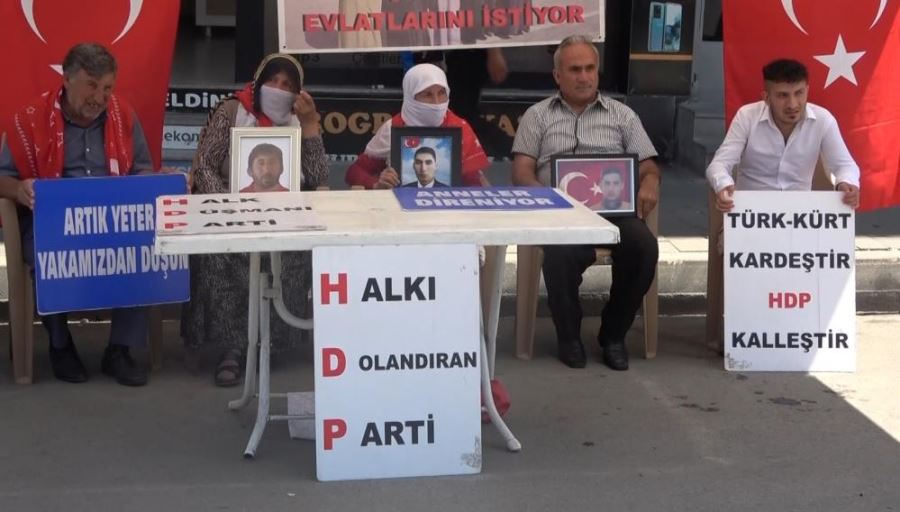 Aileler  HDP önündeki eylemlerini sürdürüyor