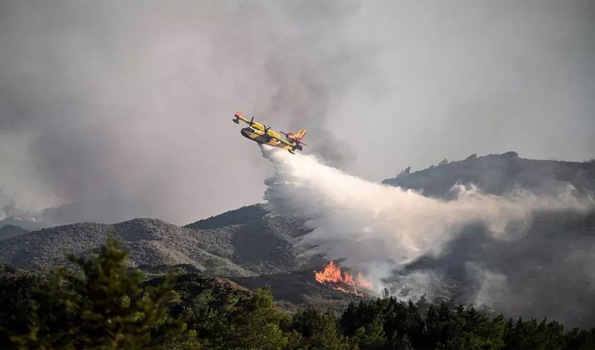 Rodos’taki orman yangınlarının boyutu uydu görüntülerine yansıdı