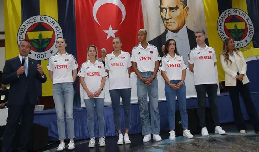 Filenin Sultanları, Fenerbahçe Kulübü  toplantısında alkışlandı