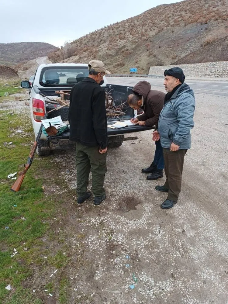 Tunceli’de yasa dışı avlanan 3 kişiye ceza