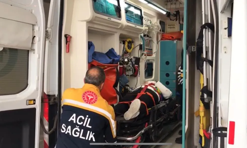 Kazada yaralanan yolcuların tedavisi sürüyor