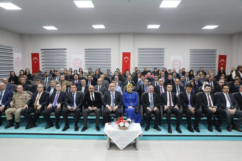 “Türkiye’nin Zirvesinde Eğitim Çalıştayı” programı