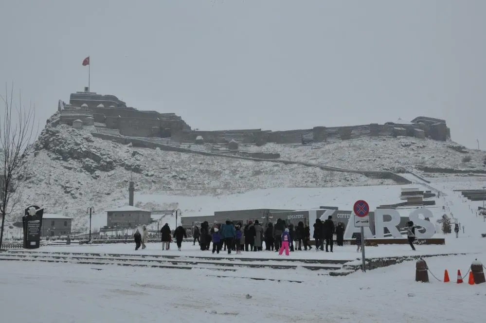 Kars kara teslim, 69 köy yolu ulaşıma kapandı