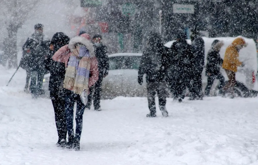 Erzincan’a 2024 yılının ilk karı yağdı