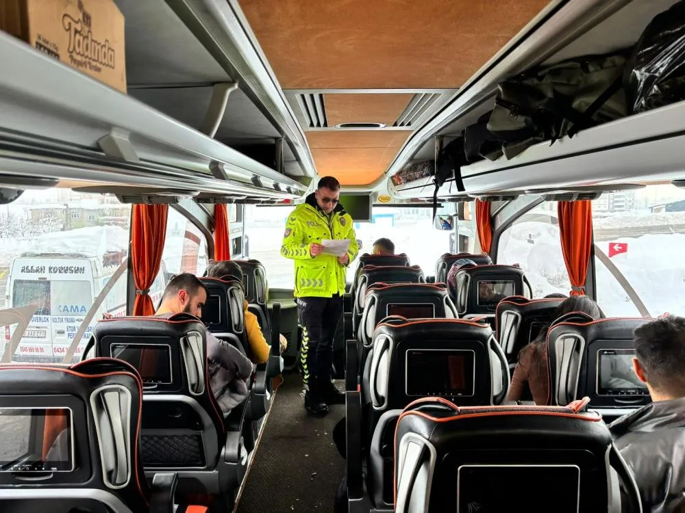 Bitlis’te yolcular emniyet kemeri eğitimi