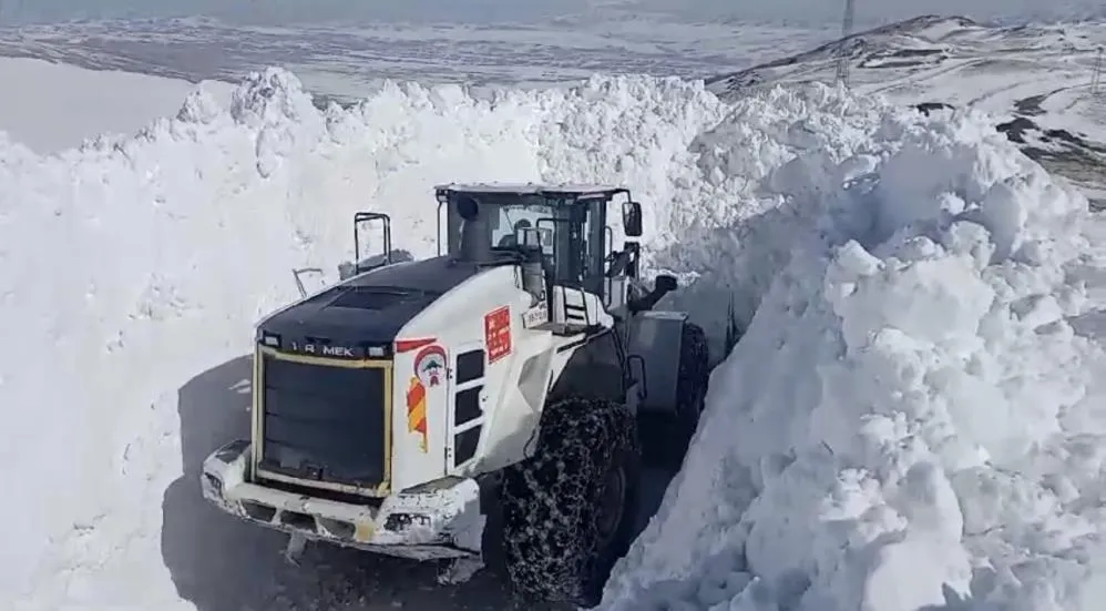 Köy yollarında kar çalışması sürüyor