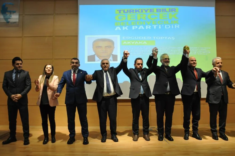AK Parti Kars’ta başkan adaylarını tanıttı