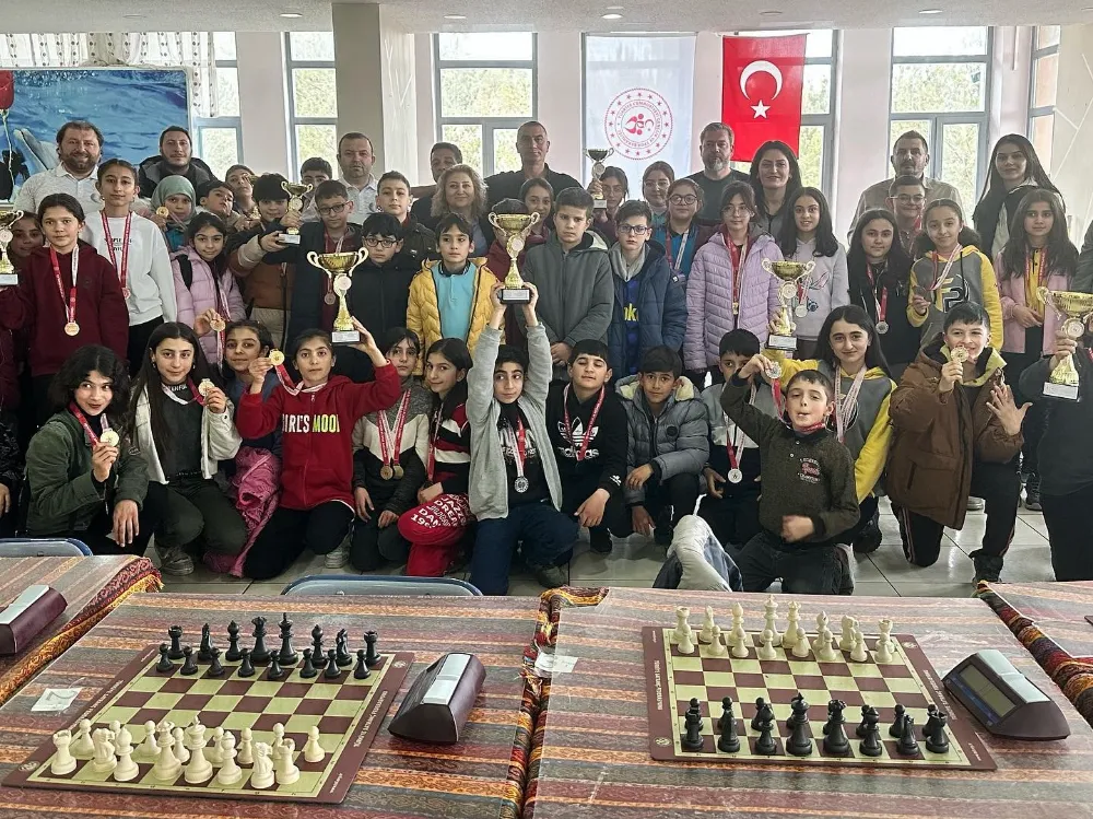 Kars’ta satranç turnuvası sona erdi
