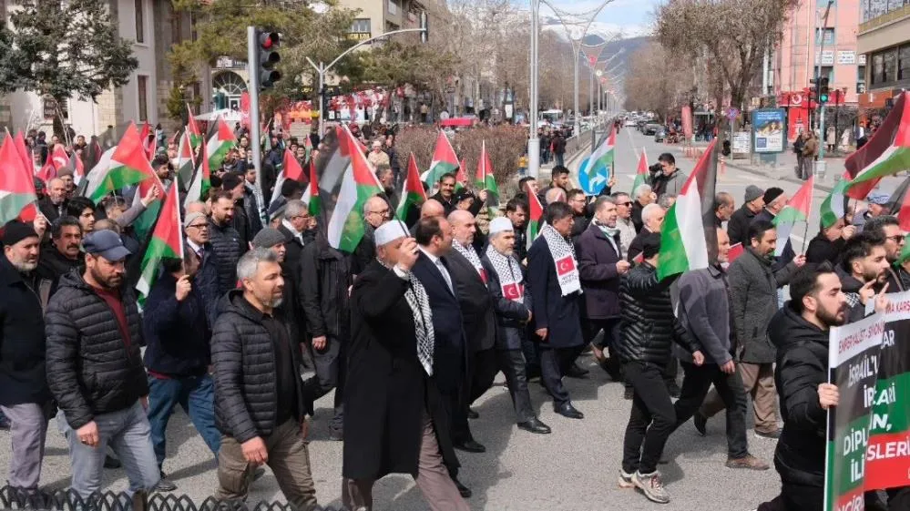 Filistin’e destek amaçlı yürüyüş düzenlendi