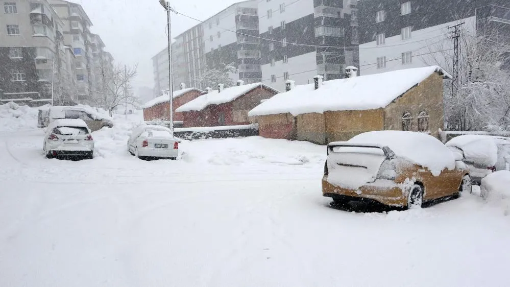Bitlis’te 75 köy yolu ulaşıma kapandı