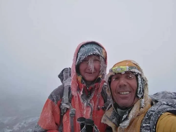 Ağrı Dağı’na çıkan dağcıların yüzü buz tuttu