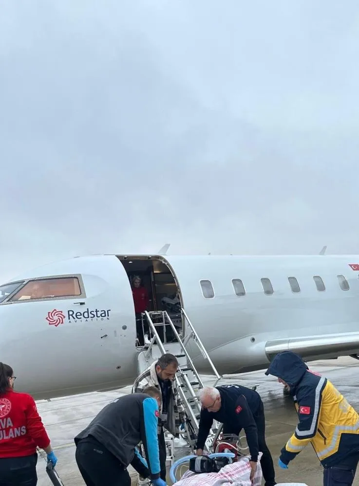 Ağrı’da riskli gebelik uçak ambulans ile Ankara’ya taşındı