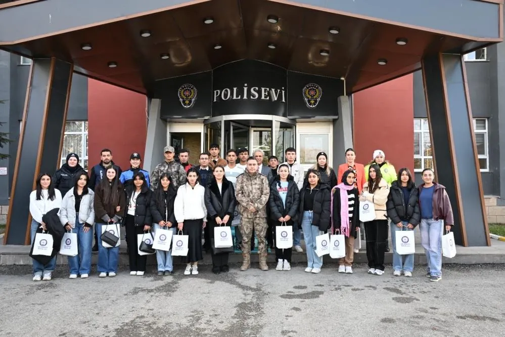 Ağrı’da öğrencilere üniversite gezisi ve emniyet söyleşisi düzenlendi