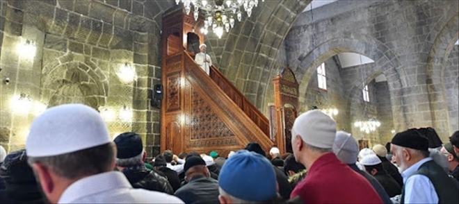 Koronavirüse karşı Cuma namazı açıklaması!  ?Risk gurubunda buluna Müslümanlar Cuma namazından mazeretli sayılır´