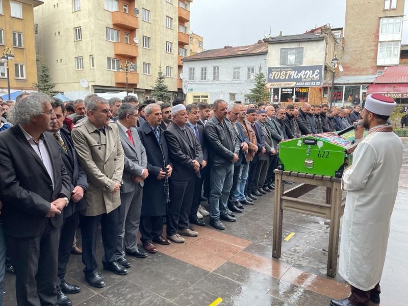 Kazada hayatını kaybeden üniversite öğrencisi son yolculuğuna uğurlandı
