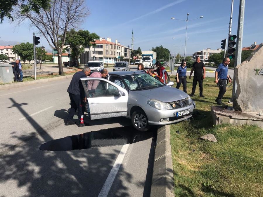 Otomobilin çarptığı bisiklet sürücüsü hayatını kaybetti