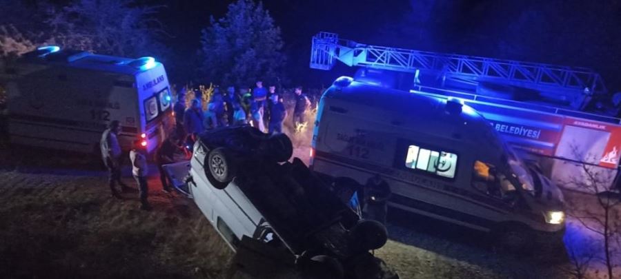 Tunceli’de freni boşalan araç takla attı: 