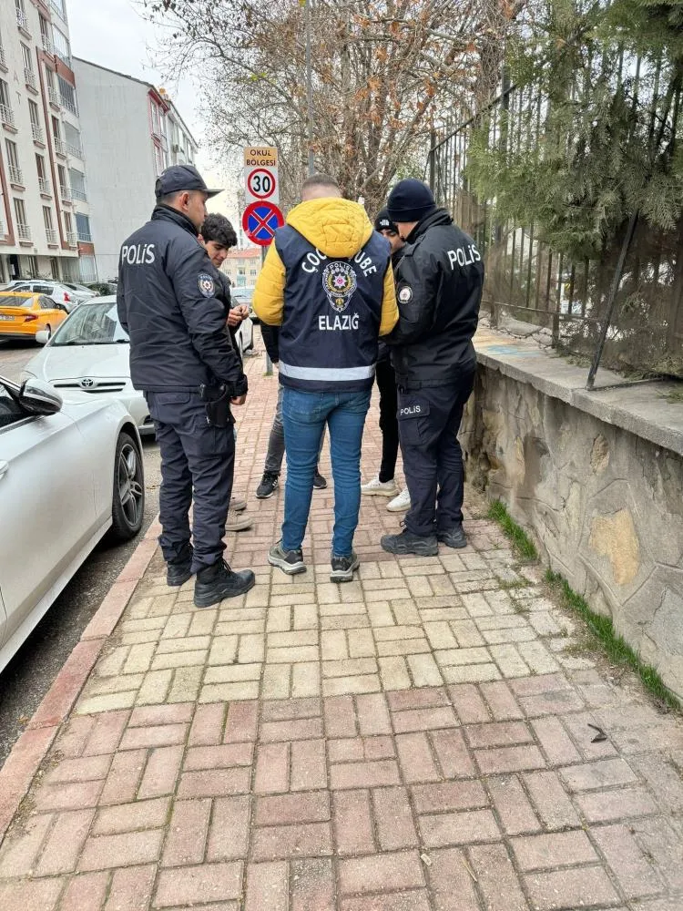 Elazığ’da okul önü denetimleri sürüyor