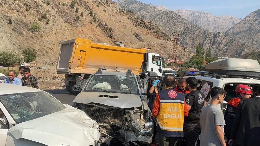 Hakkari-Çukurca kara yolunda kaza