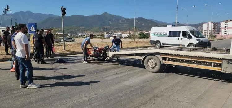 Tırla çarpışan motosikletin sürücüsü hayatını kaybetti