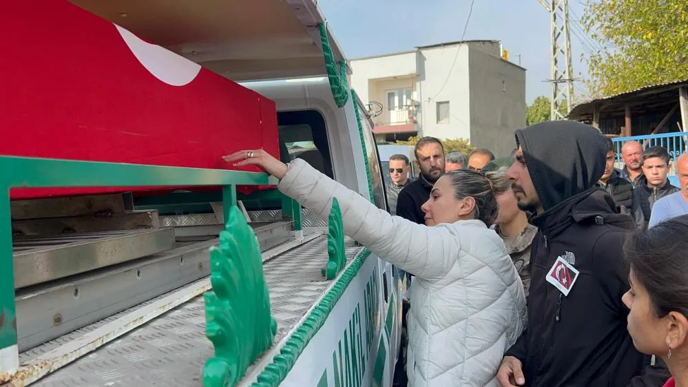 Şehit polis memuru toprağa verildi