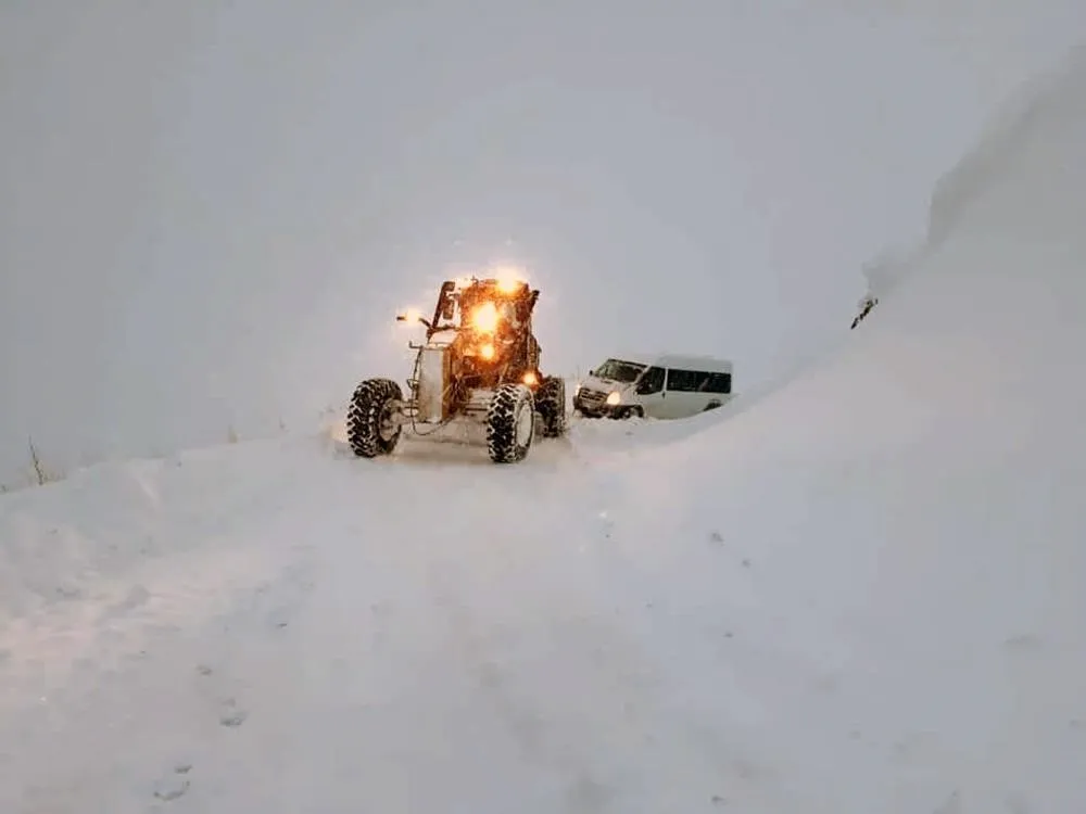 Kar ve tipiden 200 köy yolu ulaşıma kapandı